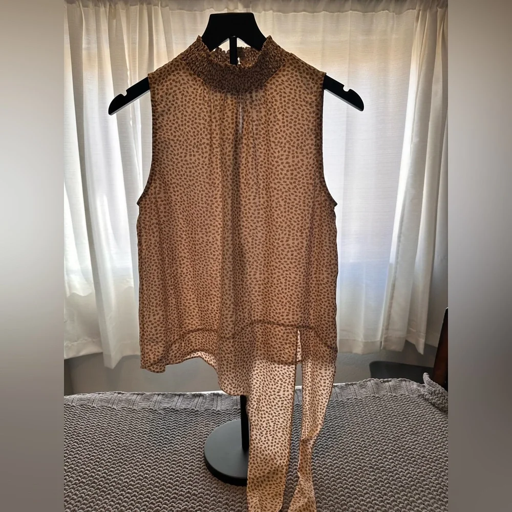 Sleeveless Beige Printed Tie-Hem Top - Picture 3 of 9